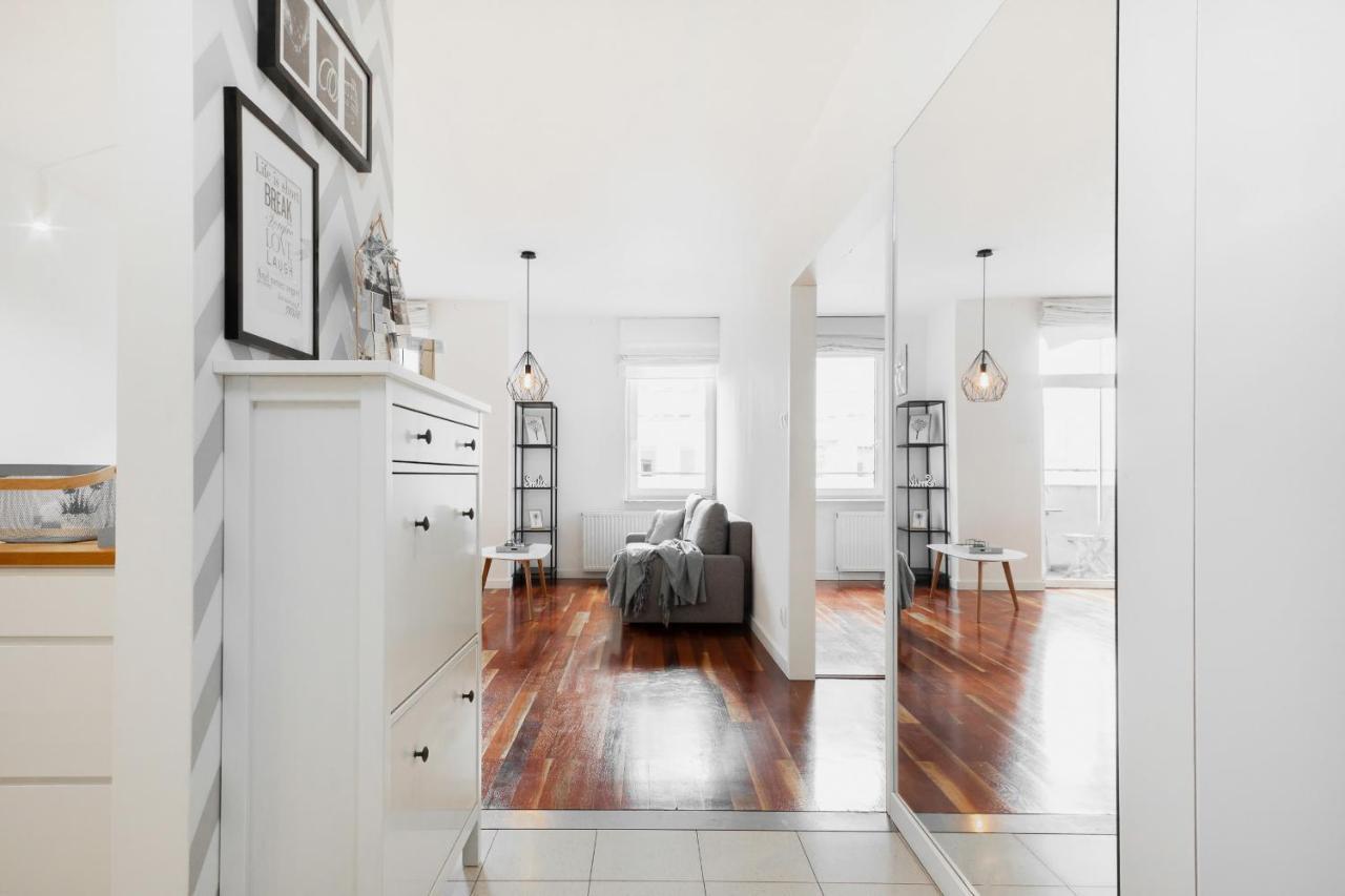 Apartments Warsaw Zelazna By Noclegi Renters 외부 사진